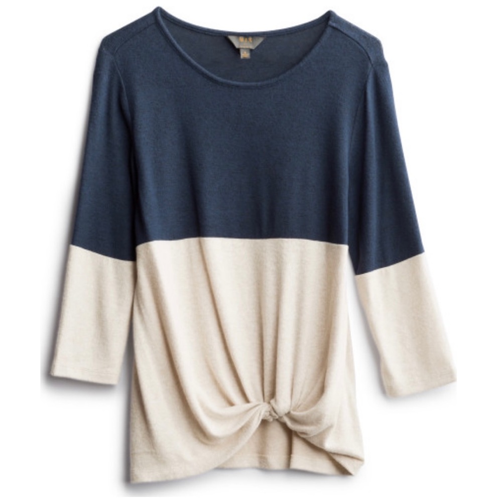 Mix by 41 Hawthorn Denver front twist knit top.